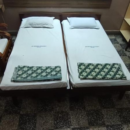ホテル Sri Krishna Residency ヴェールール エクステリア 写真